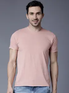 LOCOMOTIVE Men Pink Solid Round Neck T-shirt