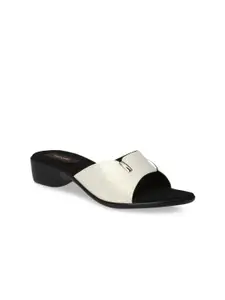 VALIOSAA Women Cream-Coloured Printed Sandals