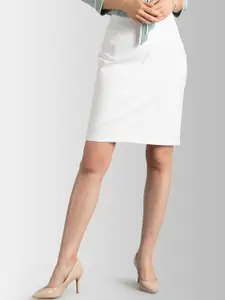 Fablestreet Women White Solid Mini Skirt