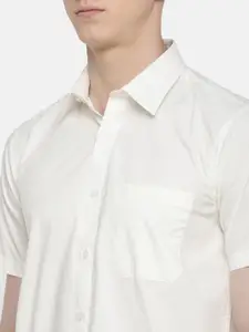 Jansons Men Cream-Coloured Regular Fit Solid Formal Shirt