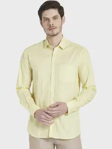 ColorPlus Men Yellow Tailored Fit Checked Casual Shirt