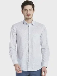 ColorPlus Men White & Grey Tailored Fit Printed Casual Shirt