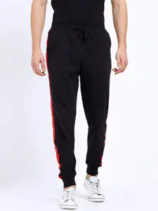 Maniac Men Black Solid Slim-Fit Joggers