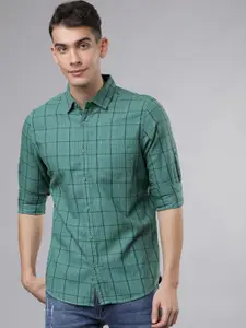 LOCOMOTIVE Men Green & Black Slim Fit Checked Casual Shirt