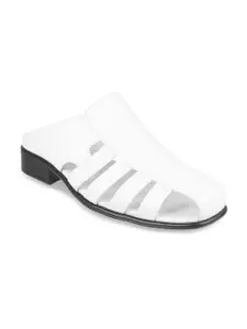 Metro Men White Solid Comfort Sandals