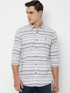 Allen Solly Sport Men White  Navy Blue Regular Fit Striped Casual Shirt