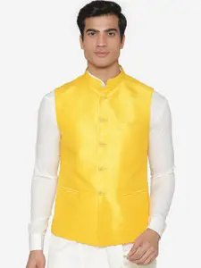 MANQ Men Yellow Solid Waistcoat