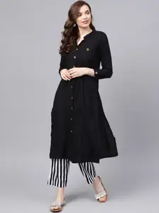 Ishin Women Black Solid Straight Kurta
