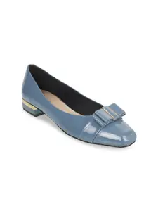 Metro Women Grey Solid Pumps