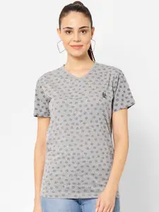 MACK JONNEY Women Grey Melange Printed V-Neck T-shirt
