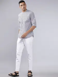 HIGHLANDER Men Black & White Slim Fit Striped Casual Shirt