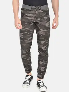 beevee Men Grey Camouflage Printed Straight-Fit Joggers