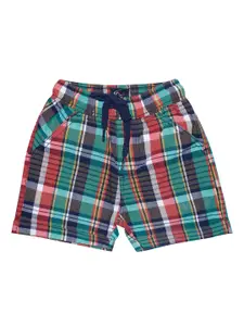 KiddoPanti Boys Green & Red Checked Cotton Regular Shorts