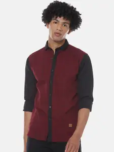 Campus Sutra Men Maroon & Navy Blue Regular Fit Checked Casual Shirt