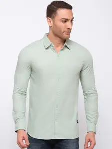 Status Quo Men Green Slim Fit Solid Casual Shirt