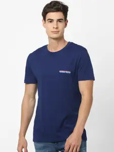 Celio Men Navy Blue  Red Printed Round Neck Pure Cotton T-shirt
