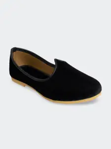 PANAHI Men Black Solid Velvet Mojaris