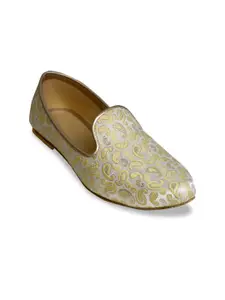 PANAHI Men Grey & Beige Printed Mojaris