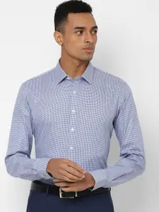 SIMON CARTER LONDON Men Blue & White Regular Fit Checked Formal Shirt
