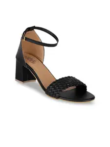 SHUZ TOUCH Women Black Woven Design Sandals