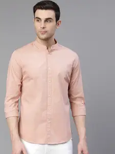 Dennis Lingo Men Peach-Coloured Comfort Slim Fit Solid Pure Cotton Casual Shirt
