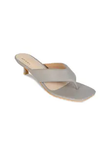 Bowtoes Women Grey Solid Kitten Heel Sandals