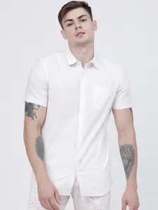HIGHLANDER Men White Slim Fit Solid Casual Shirt