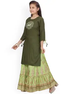 Aarika Girls Green Solid Kurta with Skirt
