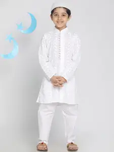 VASTRAMAY Boys White Embroidered Pure Cotton Kurta & Pyjamas with Cap