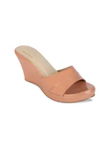 Bowtoes Women Nude Pink Solid Sandals