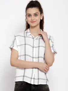 Pepe Jeans Women White & Black Regular Fit Checked Casual Shirt