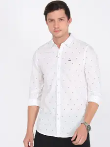 Lee Men White Slim Fit Micro Ditsy Printed Pure Cotton Casual Shirt