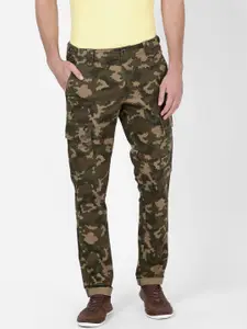 t-base Men Olive Green Camouflage Printed Slim Fit Cargos Cotton Trousers