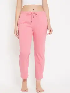 Hypernation Women Pink Solid Cotton Knitted Lounge Pants