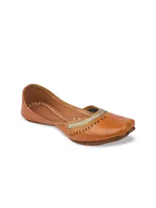 DESI COLOUR Women Tan Brown Textured Mojaris