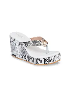 VALIOSAA White Printed Wedge Sandals