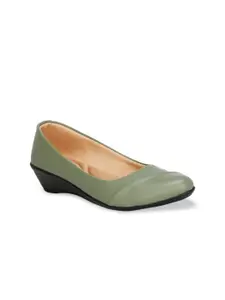 Denill Women Green Colourblocked Pumps