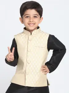 VASTRAMAY Boys Cream & Gold-Coloured Woven-Design Banarasi Brocade Slim-Fit Nehru Jacket