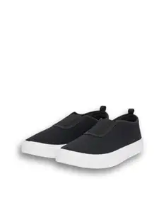Styli Men's Black Eric Boardwalk Canvas Slip On Shoes with Gusset Detail