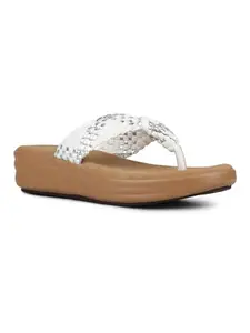 Inc.5 Womens White Casual Round Toe V strap Sandals