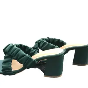 GREEN PLEATED WRINKLE FLATS (numeric_6)