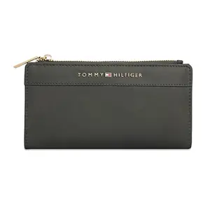 Tommy Hilfiger Sherlyn Leather Tri Fold Wallet Handbag for Women - Grey, 12 Card Slots