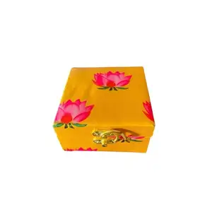 om rakhi for Bhaiya Bhabhi Rakhi in Traditional Gift Box |Raksha Bandhan traditional Rakhi Set in ethnic boxes with roli chawal and greeting card (Bhaiya Bhbahi set AUM)