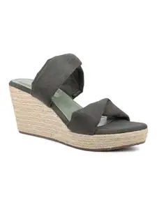 Inc.5 Women Green Wedge Heels
