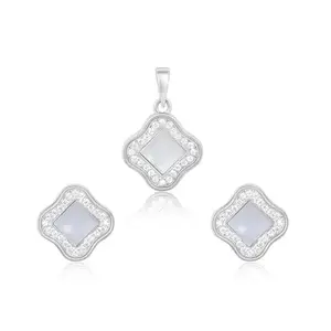 TOUCH925 Aztec Zirconia Silver Pendant Set | Pendant Necklace Set with Cubic Zirconia | Hypoallergenic & Anti-Tarnish | 925 Silver Jewellery for Women | Elegant Minimalist Necklace Set | Gift for Women & Girls