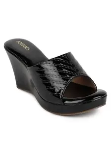 Iconics Women Sandal,Black,UK-7