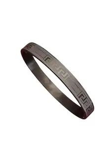 Elegant Geometric Patterned Stainless Steel Bracelet for Men & Women – Modern Etched Design Kada Band – Stylish & Durable Everyday Fashion Accessory.