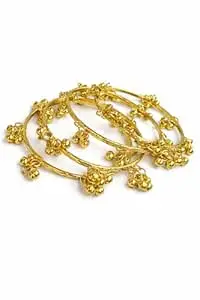 JEWELS BY ARAINA Ghungroo Bangles (Ser of 4)