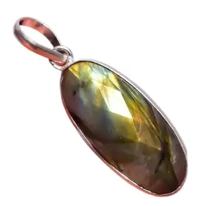 925 Sterling Silver Charming And Trendy Labradorite Oval Shape Ethnic Style Pendant | Wedding, Parties And Festival Jewellery