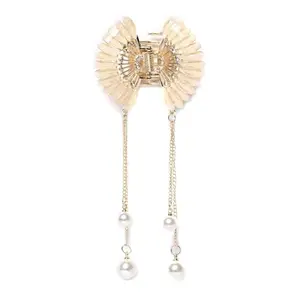 BEING BELLA 1 Pcs Clips for Hair, Butterfly Hair Claw Clips with Charms, Metal Fancy Hair Clips Hair Tassel Pearl Butterfly Hair Styling Accessories for Women Girls
